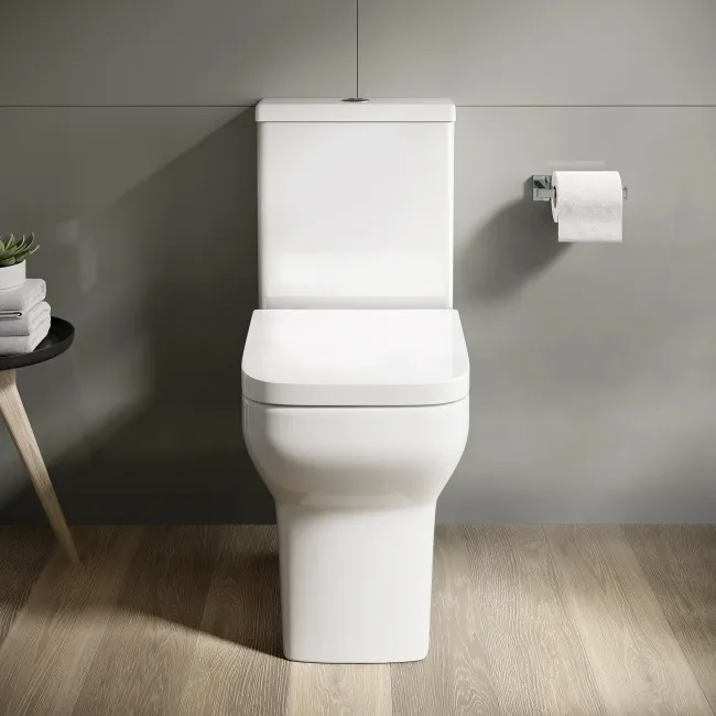 Chicago Close Coupled Toilet With Soft Close Seat