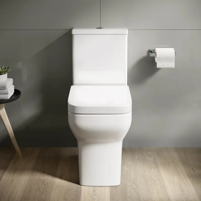 Chicago Close Coupled Toilet With Premium Soft Close Seat
