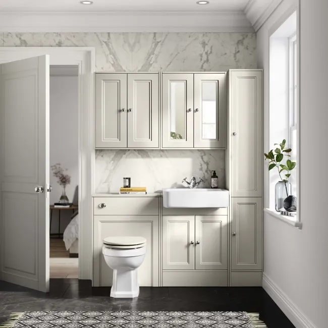 Traditional Chalk White Back To Wall Unit and Hudson Toilet with Wooden Seat