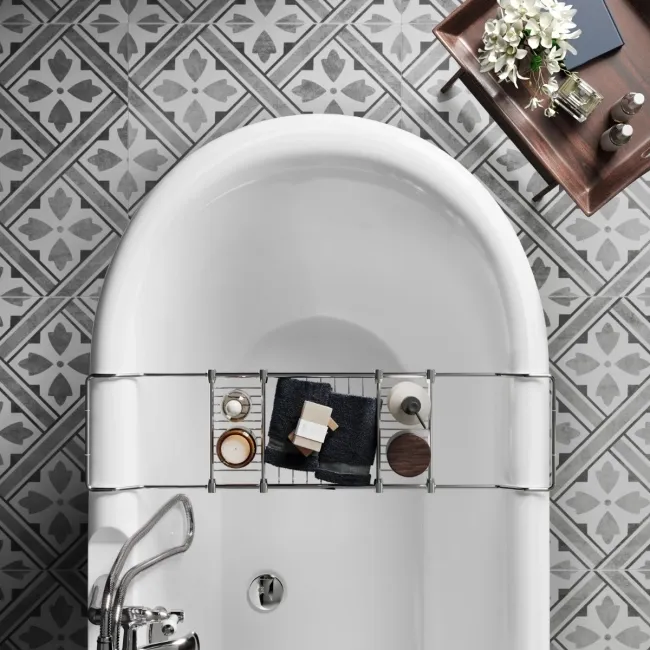 Grosvenor 1800mm Roll Top Bath - White Claw Feet