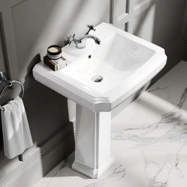 Hudson Traditional Close Coupled Toilet With High-level Cistern & Pedestal Basin Set - Single Tap Hole