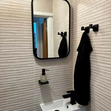 Olivia Black Framed Rectangular Bathroom Mirror 600x400mm