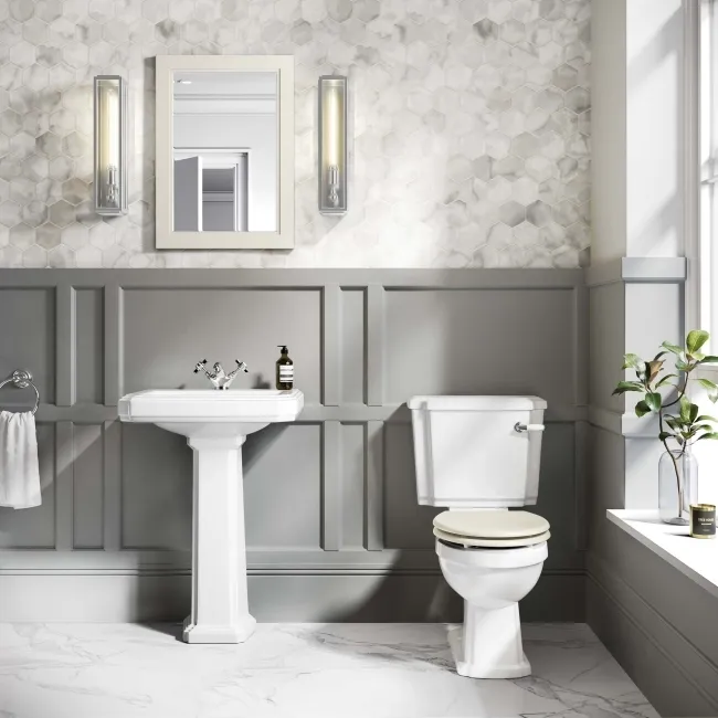 Hudson Traditional Close Coupled Toilet With Chalk White Seat & Pedestal Basin - Single Tap Hole