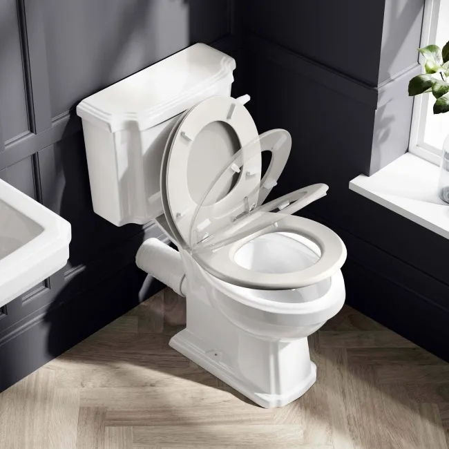 Hudson Traditional Close Coupled Toilet With Cotton White Seat & Pedestal Basin - Single Tap Hole
