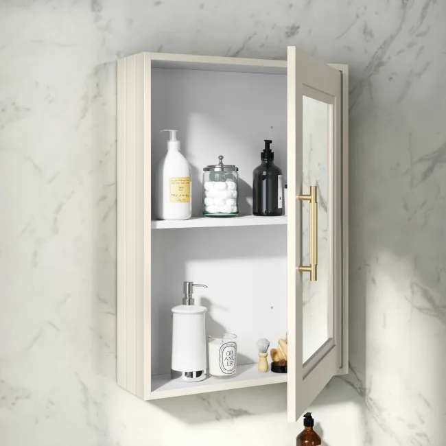 Chalk White Mirror Cabinet 700x500mm - Brass Knurled Handles