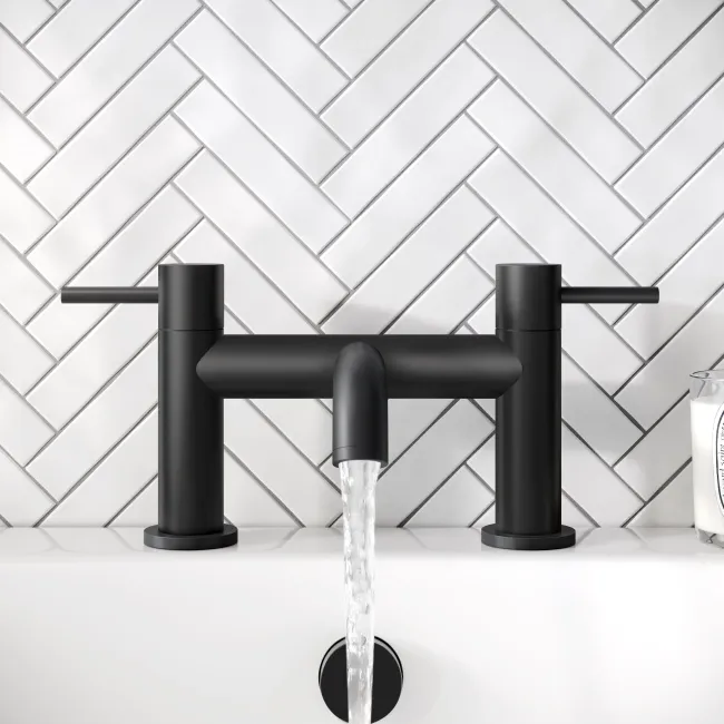 Selma Matt Black Bath Filler