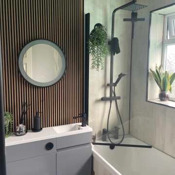 Mollie Black Framed Round Illuminated LED Mirror With BLUETOOTH Speaker 600mm