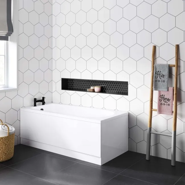 Stafford  1600x700 Round Single Ended Bath