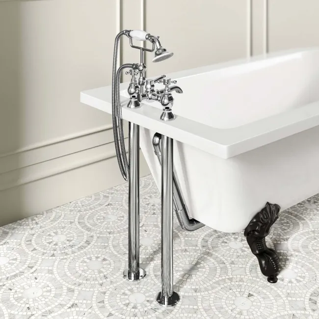 Abingdon 1500mm Single Ended Roll Top Bath - Black Ball Feet