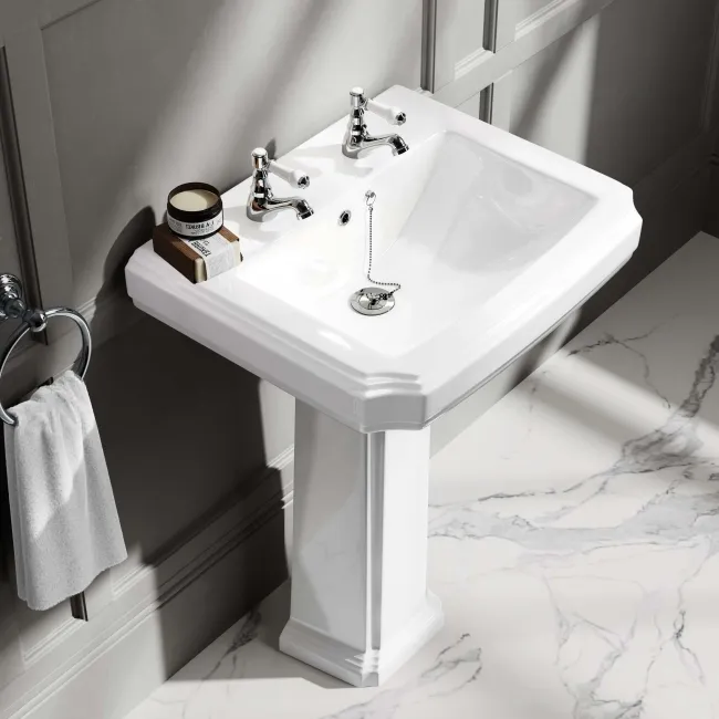 Hudson Traditional Low-Level Toilet With Chalk White Seat & Pedestal Basin - Double Tap Hole