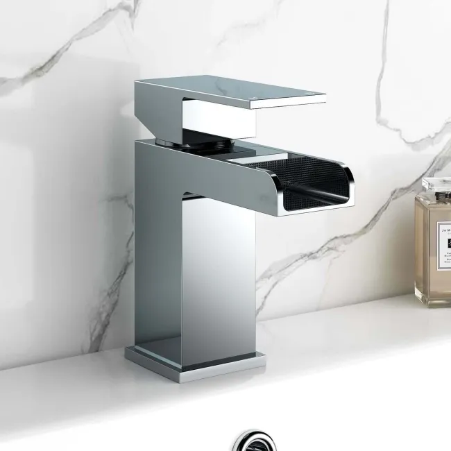 Avon Chrome Waterfall Basin & Bath Mixer Tap Set