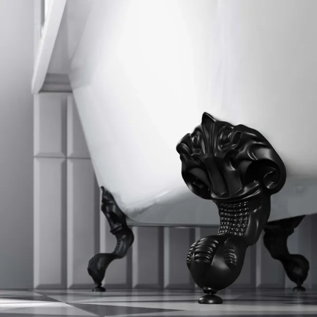 Abingdon 1500 Roll Top Shower Bath - Black Ball Feet & 6mm Easy Clean Screen