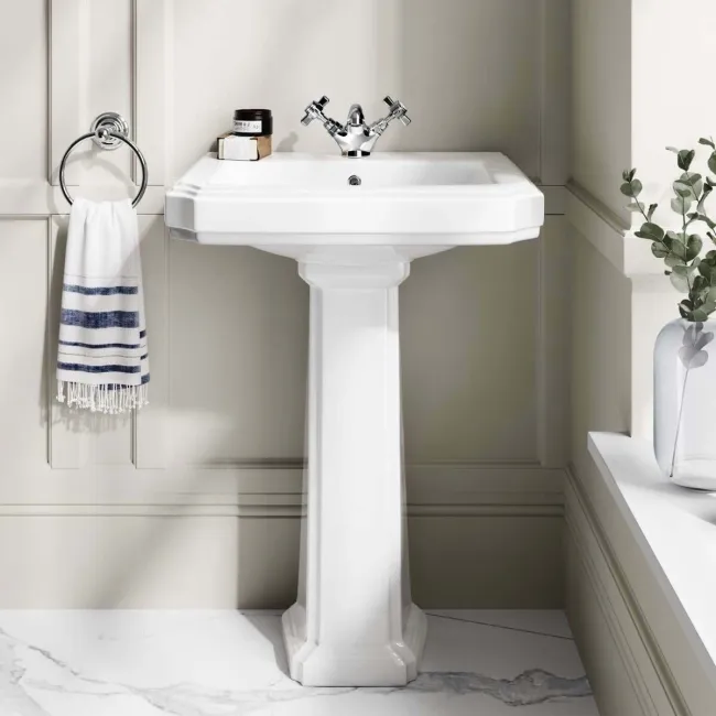 Hudson Traditional High-Level Toilet With Dove Grey Seat & Pedestal Basin - Single Tap Hole