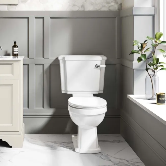 Hudson Traditional Close Coupled Toilet With Soft Close Seat