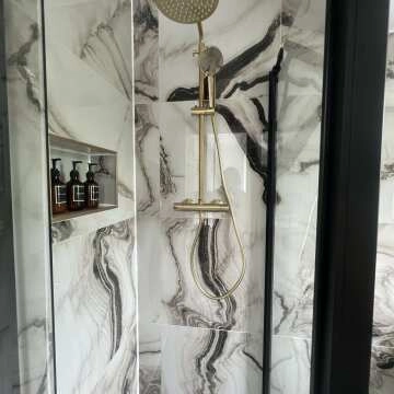 Ballina Premium Brushed Brass Round Thermostatic Shower