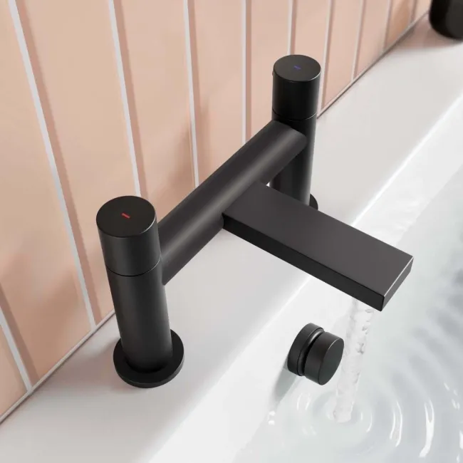 Tyne Matt Black Bath Filler