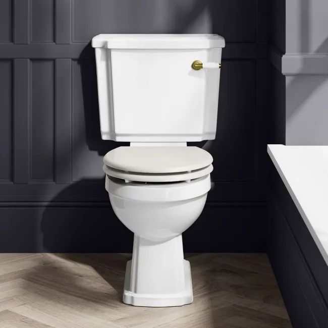 Hudson Traditional Close Coupled Toilet With Cotton White Wooden Seat - Brushed Brass Lever