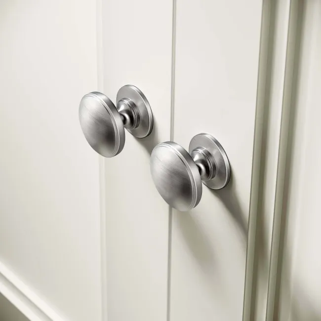 Chalk White Wall Hung Cabinet 700x600mm