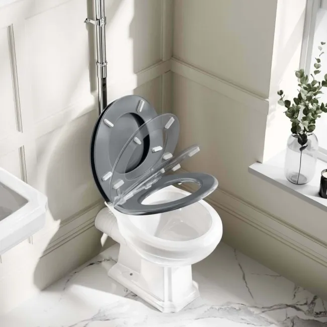 Hudson Traditional High-Level Toilet With Dove Grey Seat & Pedestal Basin - Single Tap Hole
