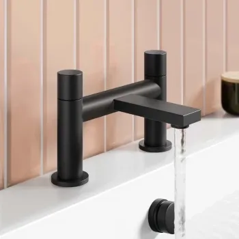 Tyne Matt Black Bath Filler