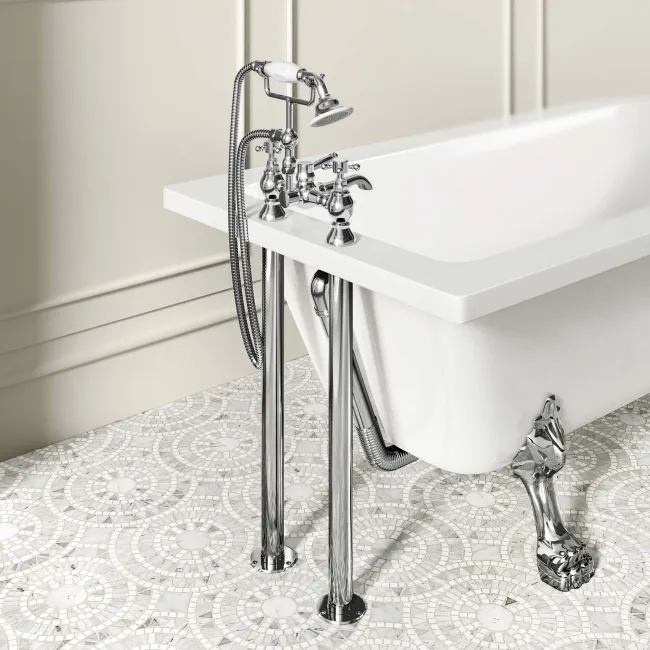 Abingdon 1500mm Single Ended Roll Top Bath - Chrome Feet