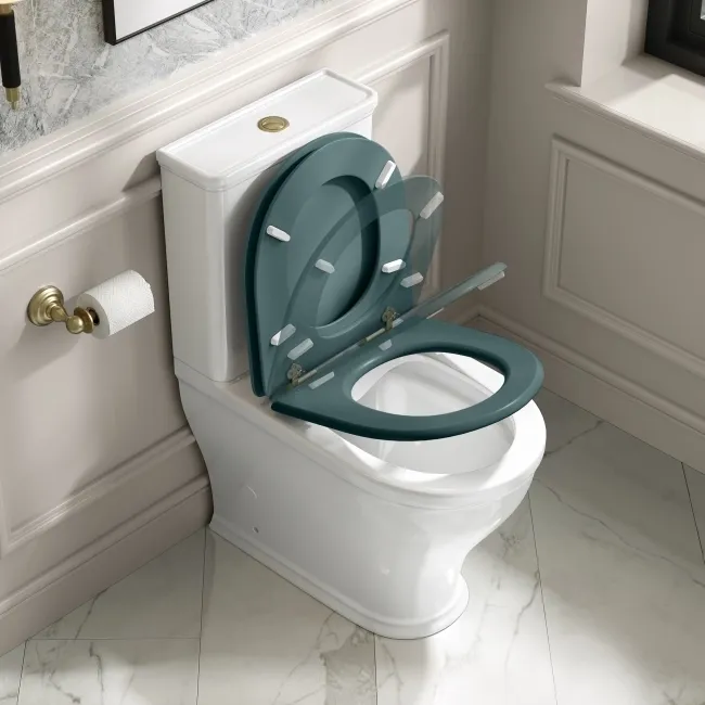 Kansas Traditional Rimless Close Coupled Toilet With Midnight Green Wooden Seat - Brushed Brass Hinges