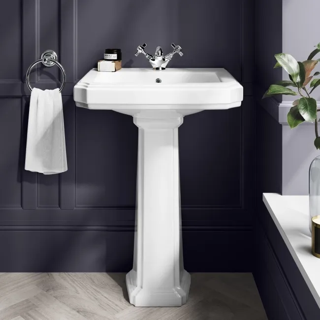 Hudson Traditional Low-Level Toilet With Cashmere Pink Seat & Pedestal Basin - Single Tap Hole