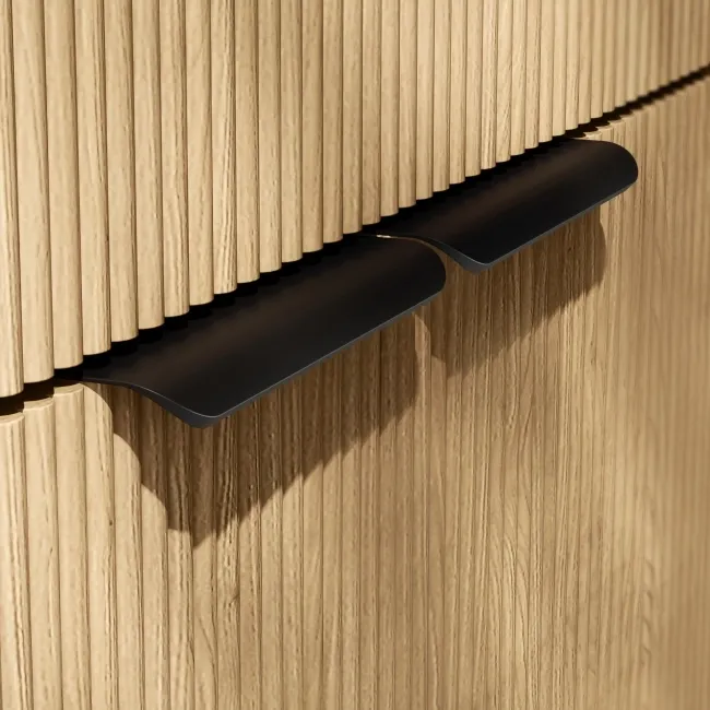 Havana Fluted Country Oak Cabinet with Marble Top & Nevis Basin 600mm - Black Accents