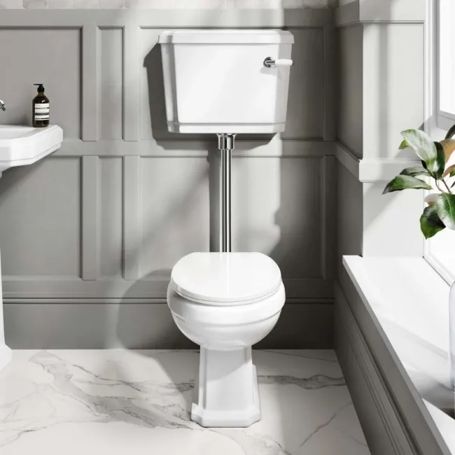 Hudson Traditional Close Coupled Toilet With Low-level Cistern & Pedestal Basin Set - Single Tap Hole