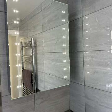 Madison Battery Powered Illuminated LED Mirror Cabinet 700x500mm