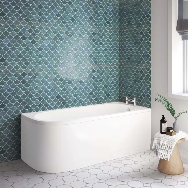 Oakham 1700 Space Saving Bath - Right Handed ( Excludes Bath Panel)
